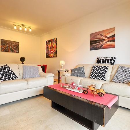 Beach And Town Centre At Your Doorstep ماربيا المظهر الخارجي الصورة