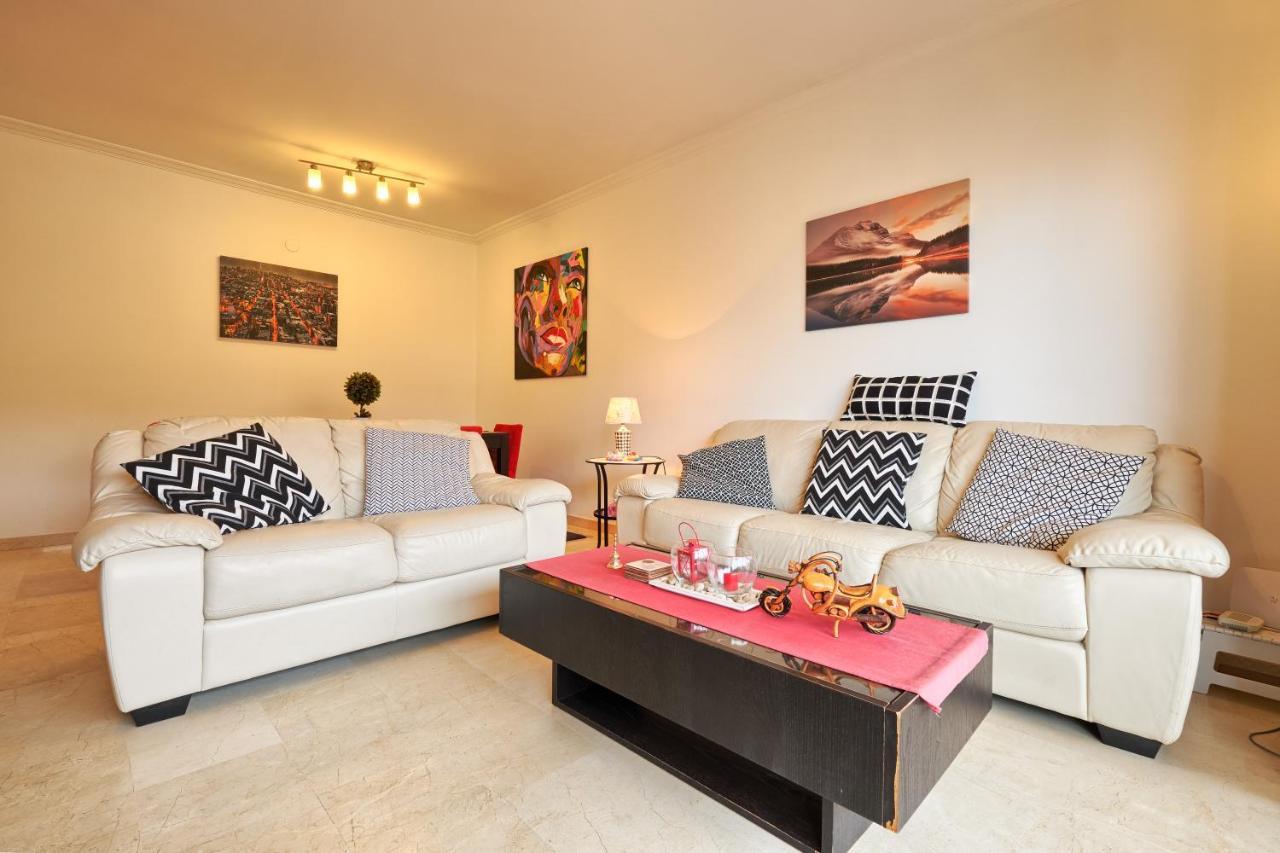 Beach And Town Centre At Your Doorstep ماربيا المظهر الخارجي الصورة