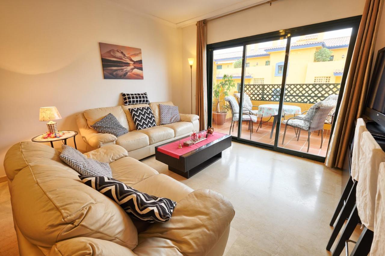 Beach And Town Centre At Your Doorstep ماربيا المظهر الخارجي الصورة